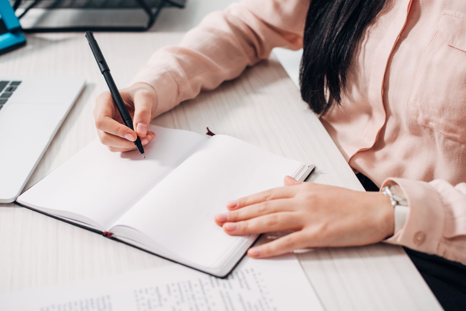 25 Employee Recognition Gift Ideas for Your Team in