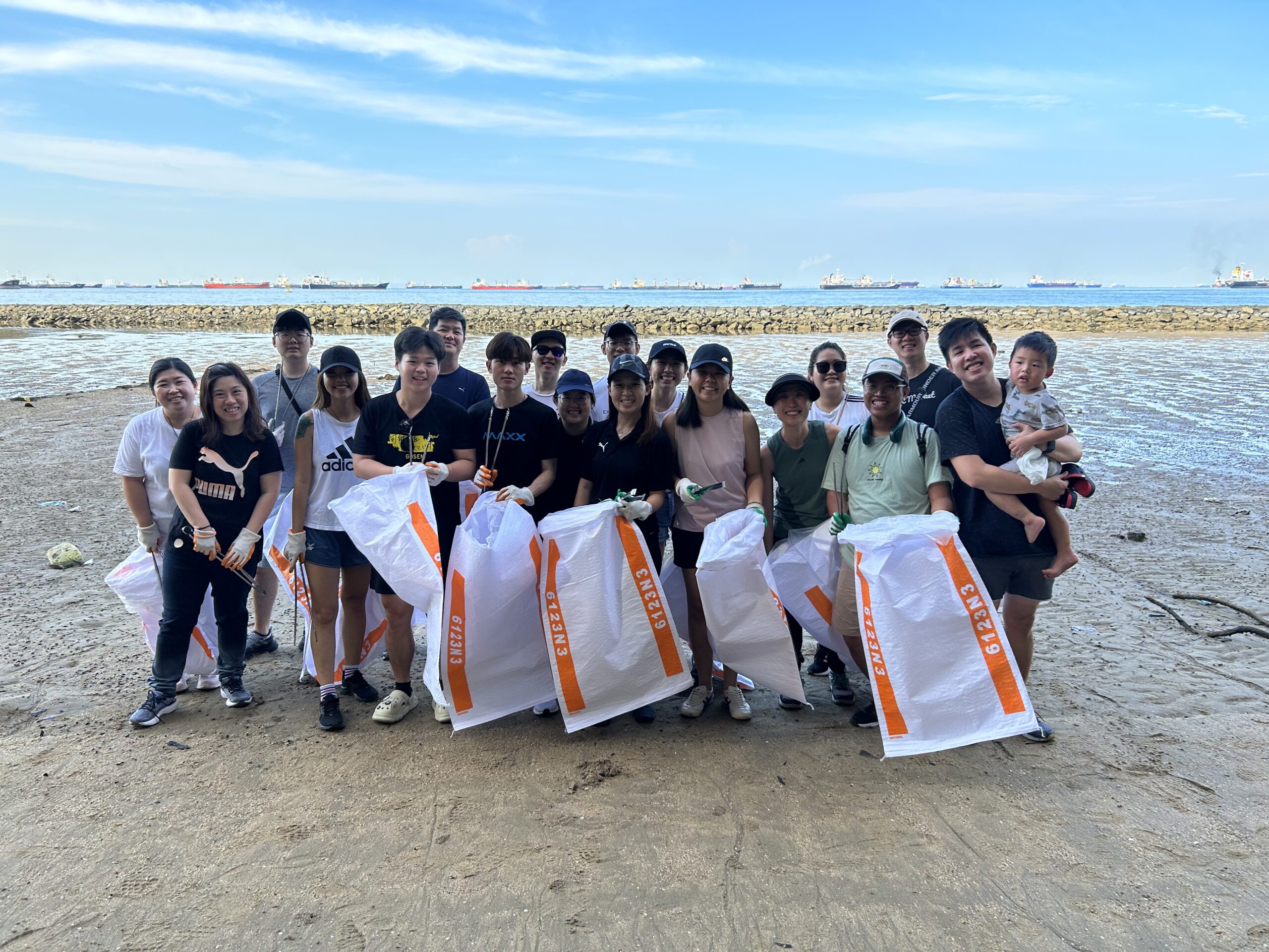 Eco-Warriors at Work: Gift Market’s Beach Cleanup Adventure